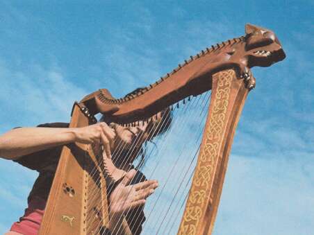 Morgan Rueff, harpiste et chanteuse