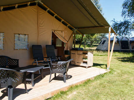 Tente safari 'Papillon' - Camping Dun le Palestel