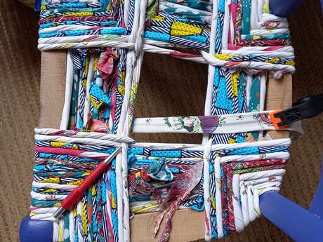 Atelier rempaillage de chaise en tissu