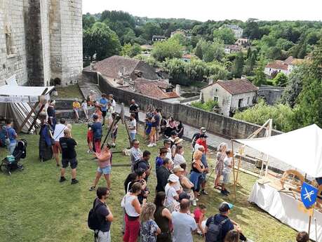 L'Artisanat Médiéval avec les associations Historia Aquitanorum, Mrs Temporis, et Ranchero - Châteaux en fête