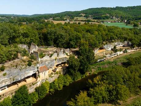 Les vacances d'été au village troglodytique de la Madeleine
