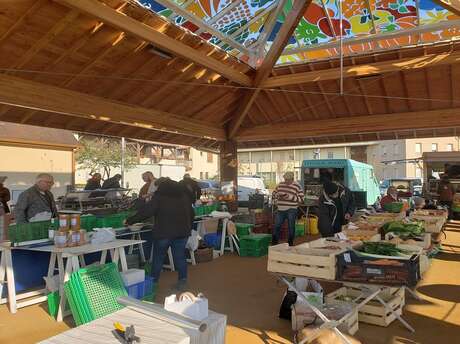 Marché traditionnel du dimanche