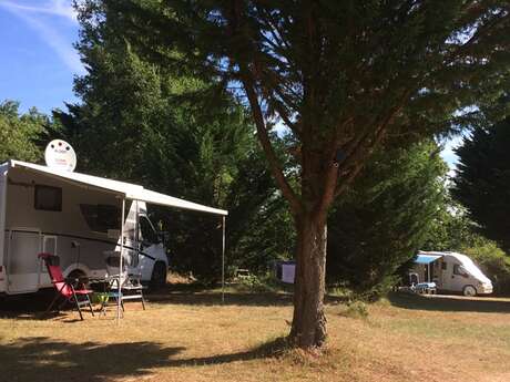 Le Coteau de l'Herm - camping Naturiste