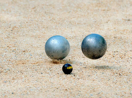 Concours de pétanque