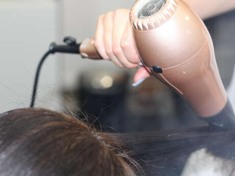 Salon de coiffure à la Brouette