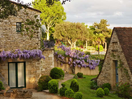 Le Hameau du Sentier des Sources / Le Cellier