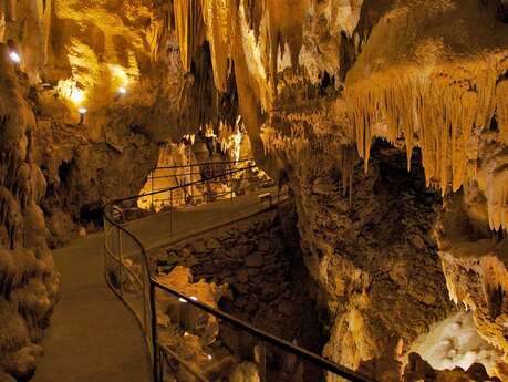 Grotte de Villars