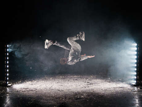 Agora Pôle National Cirque - La Coulée / Compagnie La Friche