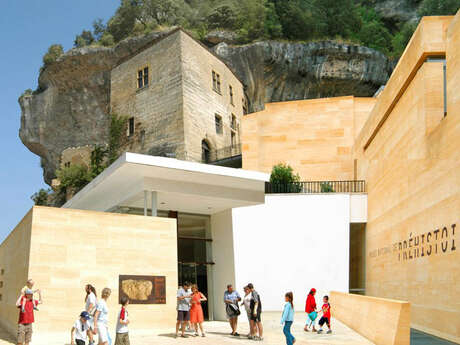 Découvre le Musée National de Préhistoire en t’amusant
