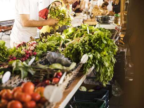Weekly Sunday market in Sorges