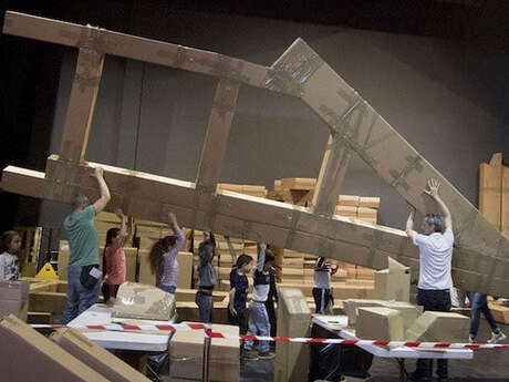 Mimos (Autour du festival) : Ateliers de pré-construction d'une oeuvre monumentale éphémère
