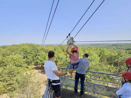 Été actif : Tyrolienne géante de la Tour de Moncalou et Escalade
