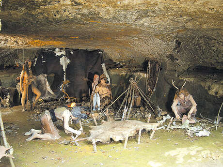 Les Grottes du Roc de Cazelle