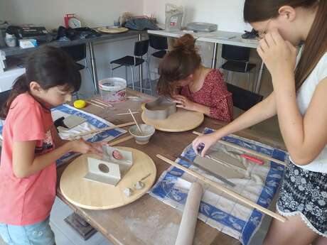 Stage de poterie jeunesse : modelage