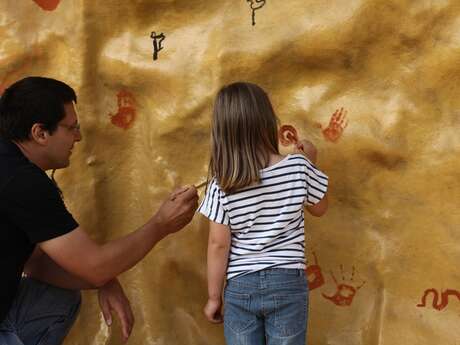 Tir au propulseur et ateliers peintures préhistoriques