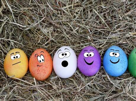 Chasse aux oeufs dans les arbres