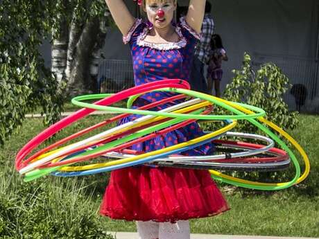 Spectacle Clown