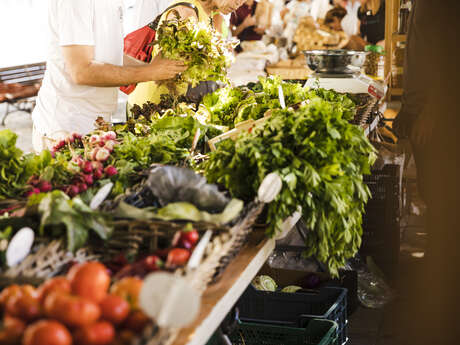 Marché du dimanche à Sorges