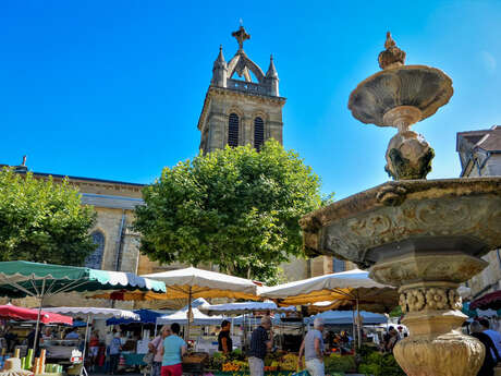 Marché traditionnel hebdomadaire