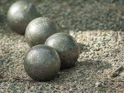 Concours de pétanque