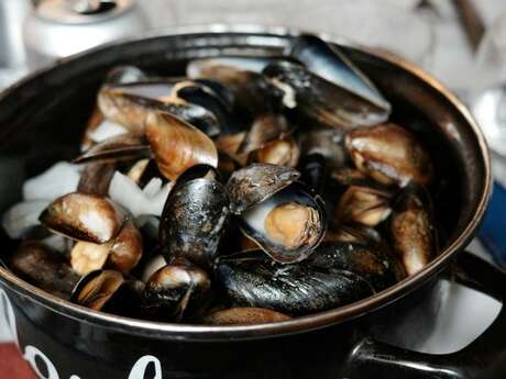Moules frites et chorale des Gars de Garonne