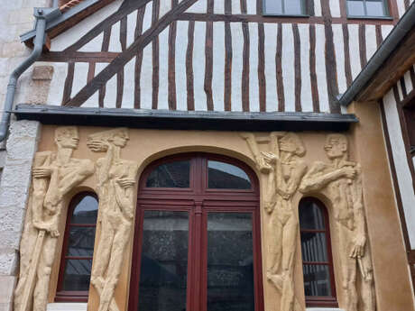 Visite guidée du bailliage de Pont-de-l’Arche - Pierres en lumières