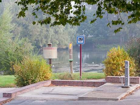 Aire de camping-car de Pont-de-l'Arche