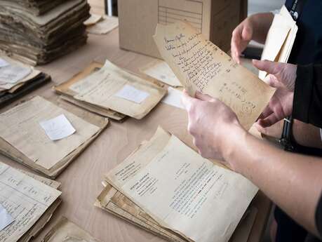 Découverte du local et du fonds d'archives des Amis des Monuments et Sites de l'Eure