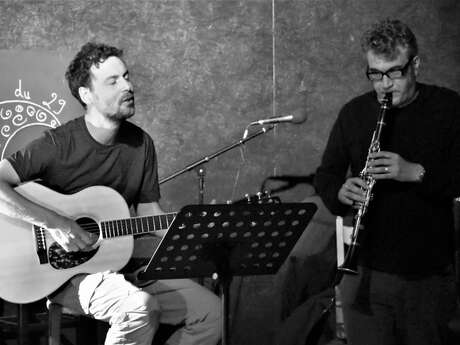Concert : Cyril et Guillaume : Chansons tendres et Salées à la Librairie-Café l'Autre Rive à Berrien.