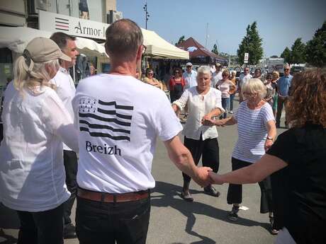 Mini fest-deiz dans le cadre du passage de la Redadeg