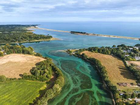 Autour de l'anse du Petit Moulin