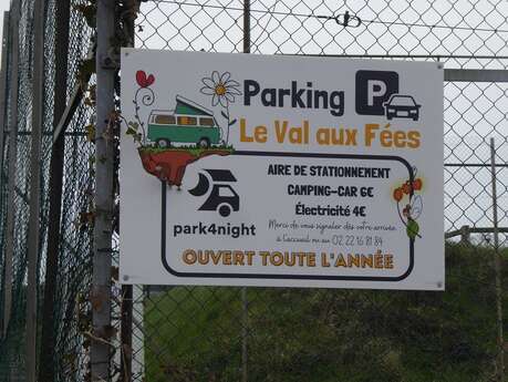 Aire du camping du Val au Fées - Concoret