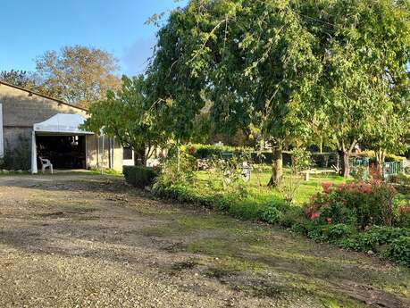 Aire de service et de stationnement - La Grée Saint Laurent
