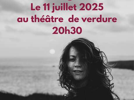 Concert "Emilie Quinquis" au Théâtre de Verdure à Huelgoat.