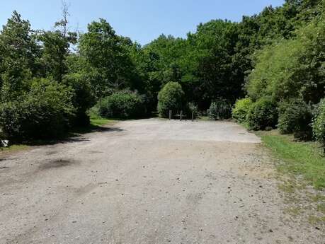 Aire de stationnement - Guillac