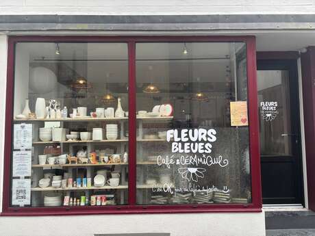 Fleurs Bleues, café & céramique