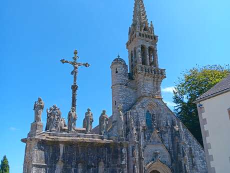 Visite de l'Eglise de Confort Meilars par un guide de l'association Sauvegarde du Patrimoine Religieux en Vie