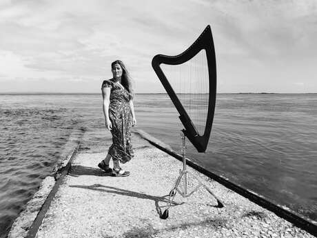 Harpe celtique et chant avec Ysa
