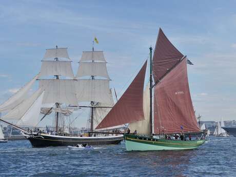 Navigation en Baie de Douarnenez pendant les Fêtes maritimes