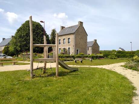 Aire de jeux de Plouzélambre