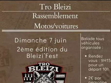 Rassemblement voitures et motos au stade
