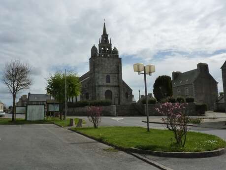 Eglise Saint Pierre de Trédarzec