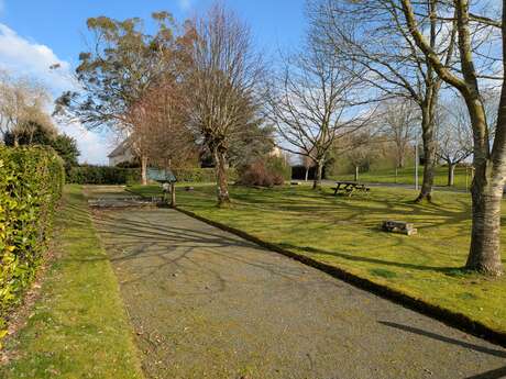 Aire du bourg de Minihy