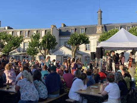 Marché bio, local et musical - Concert La Ruse du Père Lafeinte