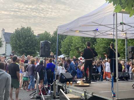 Marché bio, local et musical - Concerts Oiseaux de Trottoirs puis orchestre Pirelli