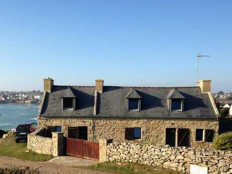 Maison bretonne vue sur mer