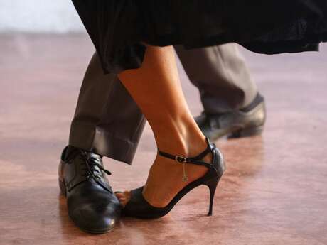 Initiation danses en couple et danses en ligne