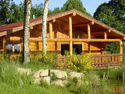 Gite insolites: Domaine de la Vergnolle "Fustes en bois le pêcheur"