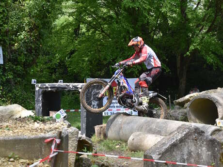 Compétition annuelle de motos trial