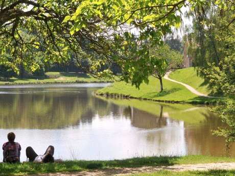 Aire du Camping du lac d'Arfeuille